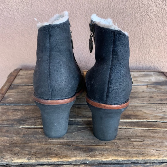 Timberland Faux Fur Lined Ankle Boot - Picture 5 of 9